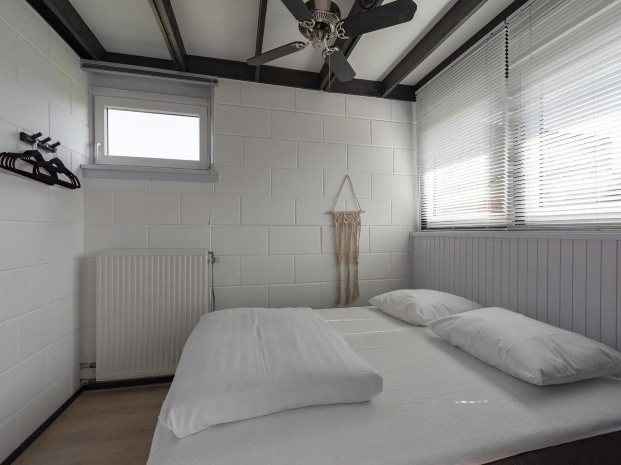 Attractive Bungalow With Modern Furnishings Sint Maartensvlotbrug Exterior photo