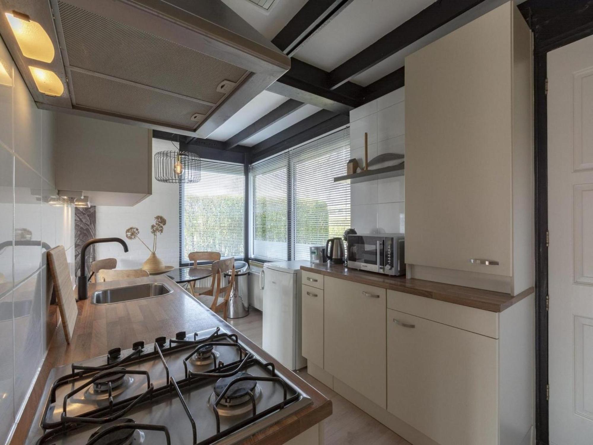 Attractive Bungalow With Modern Furnishings Sint Maartensvlotbrug Exterior photo